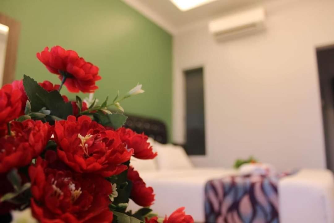 Ghazrins Desaru Hotel Pengerang Exterior foto